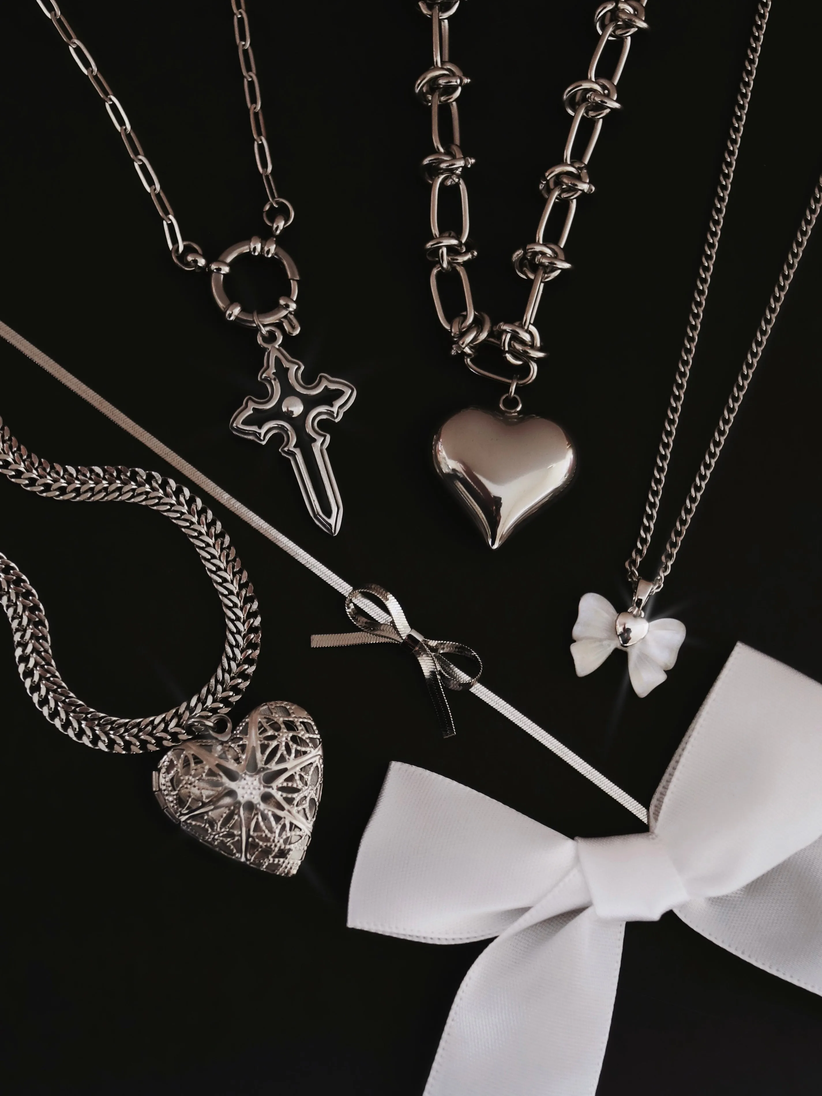 Betsy Bow Choker