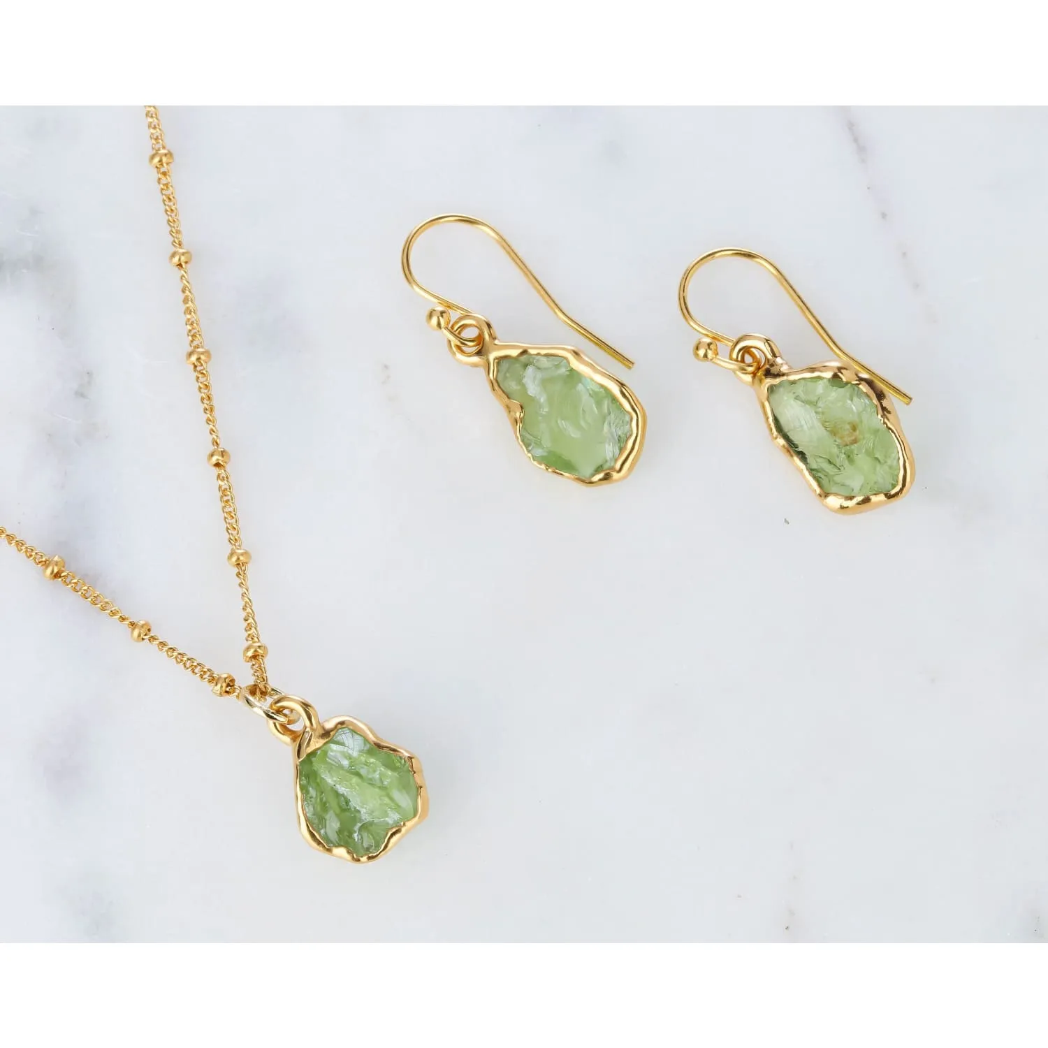 Dangle Raw Peridot Drop Earrings, Gold Earrings, Peridot Jewelry, Raw Crystal Earrings, Drop Earrings, Raw Stone Earring August Birthstone