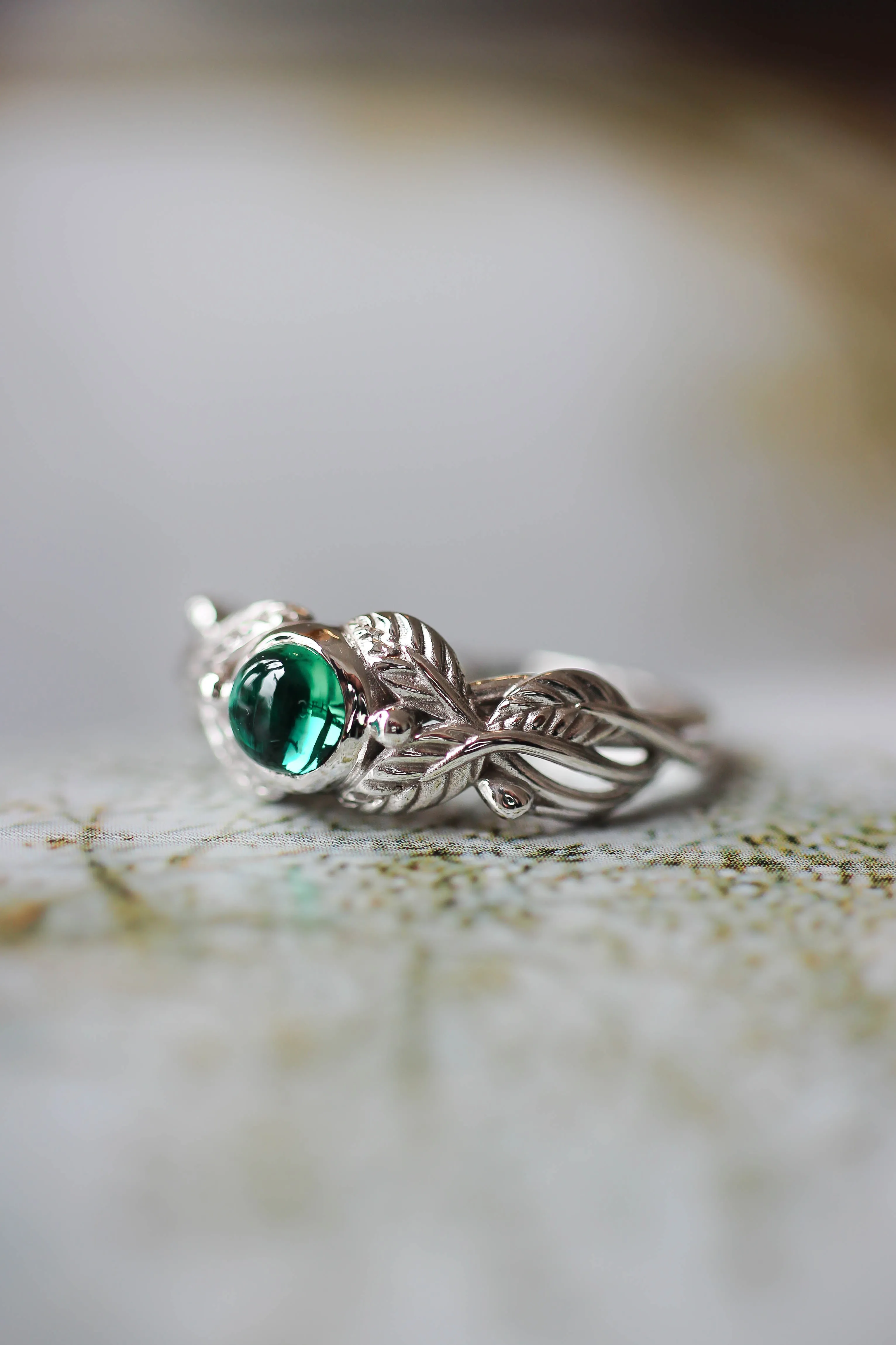 Lab emerald engagement ring / Cornus, round cabochon