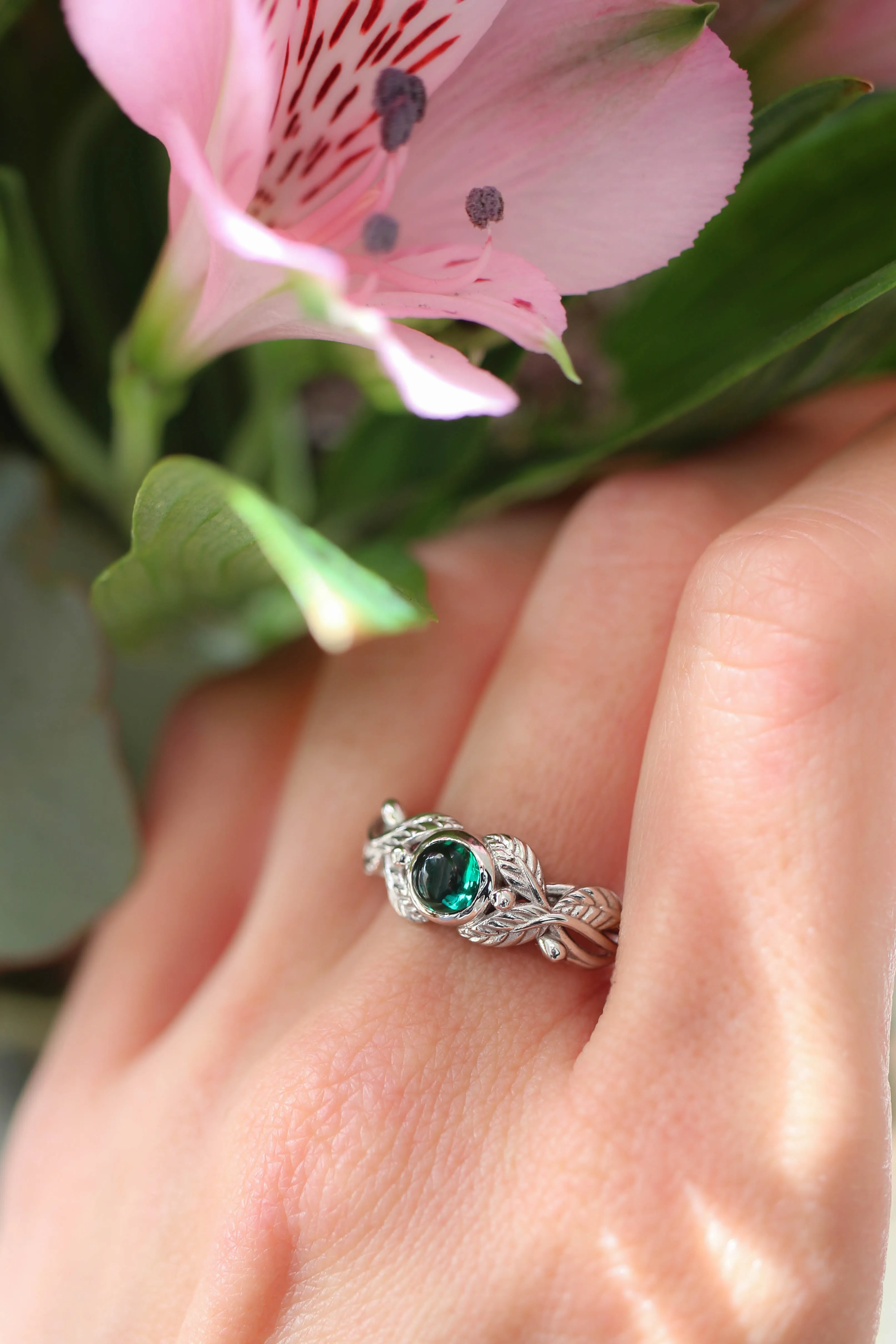 Lab emerald engagement ring / Cornus, round cabochon