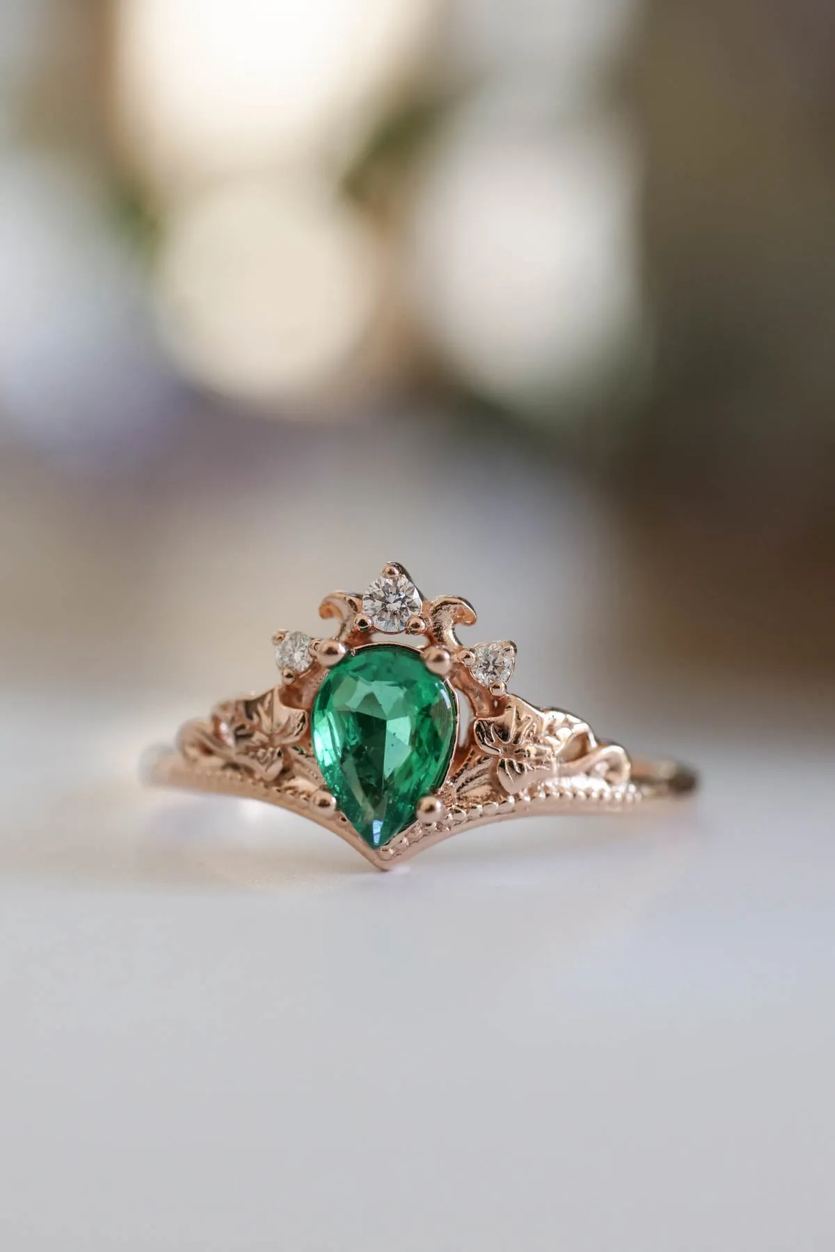 Natural emerald and diamonds engagement ring / Ariadne