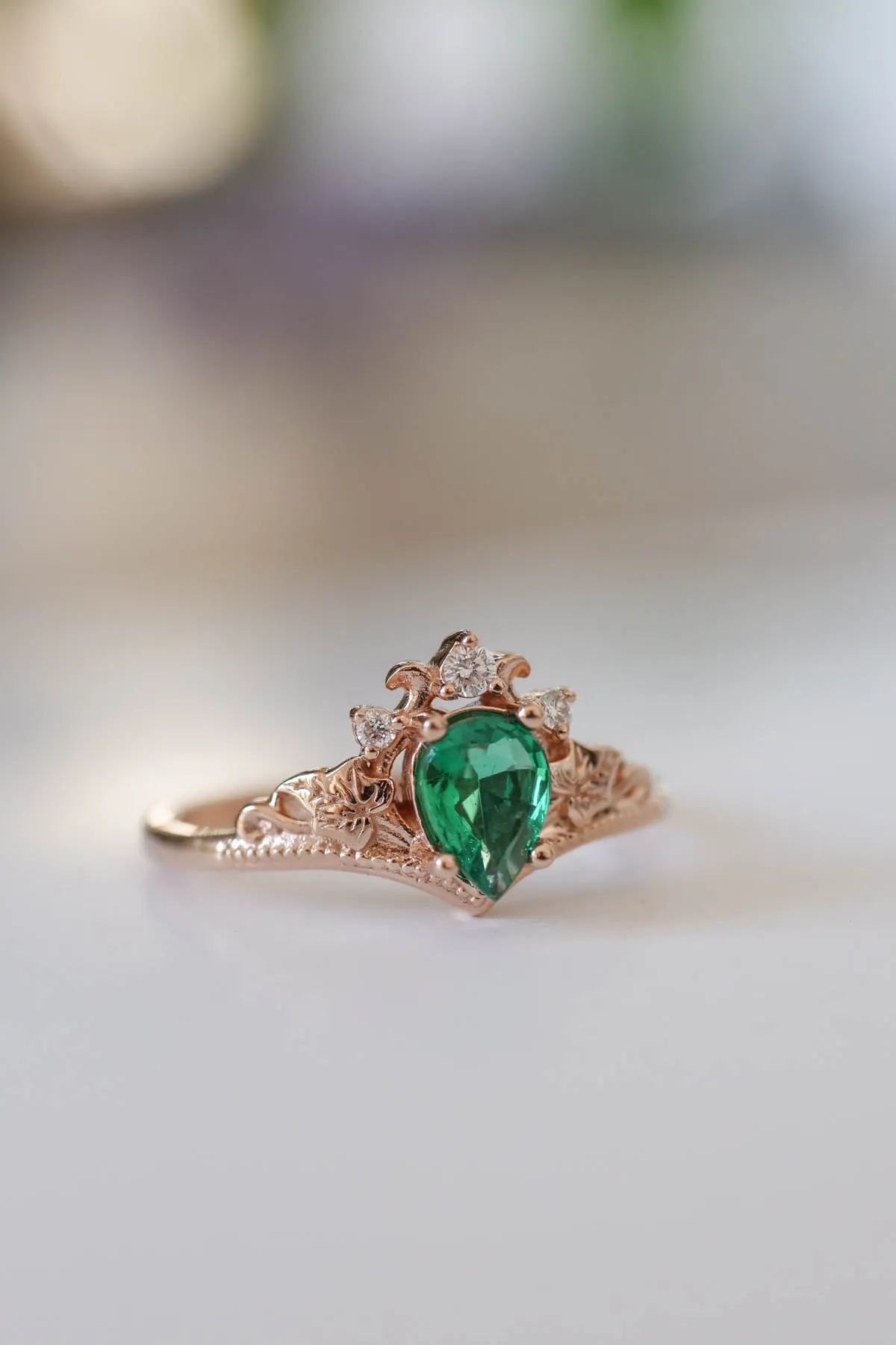 Natural emerald and diamonds engagement ring / Ariadne